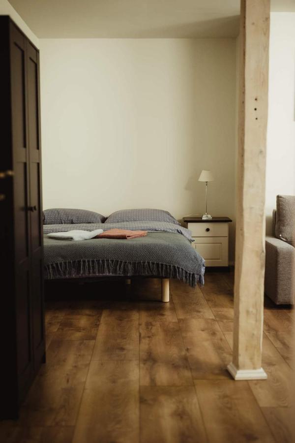 Lawendowa Stajnia Bed and Breakfast Lwowek Slaski Exteriör bild